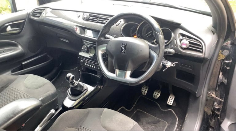Citroen, DS3, Hatchback, 2013, Manual, 1560 (cc), 3 doors