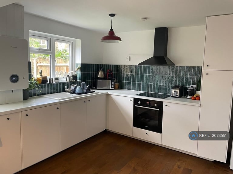 4 bedroom house in Holland Drive, London, SE23 (4 bed) (#2673551)