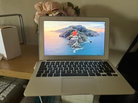 Apple MacBook Air 11'' Late 2010 1.6GHz 4GBRAM 128gb SSD “Catalina”