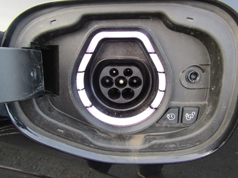 2024 Ford Kuga 2.5 PHEV ST-Line X 5dr CVT - 20'' Alloys / Tech Pack / Huge saving VS New Estate P...