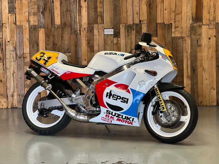 Suzuki RGV 250 1991 VJ21 Classic two stroke!