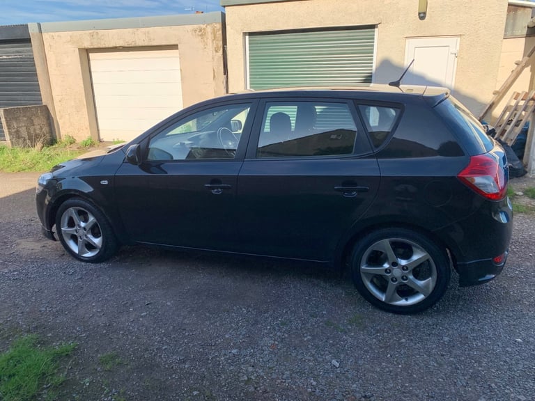 £37 tax 2010 Kia Ceed 1.6