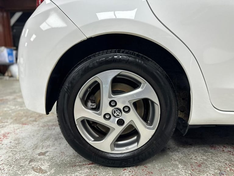 2016 Toyota Yaris 1.5 Hybrid Icon 5dr CVT HATCHBACK PETROL/ELECTRIC Automatic