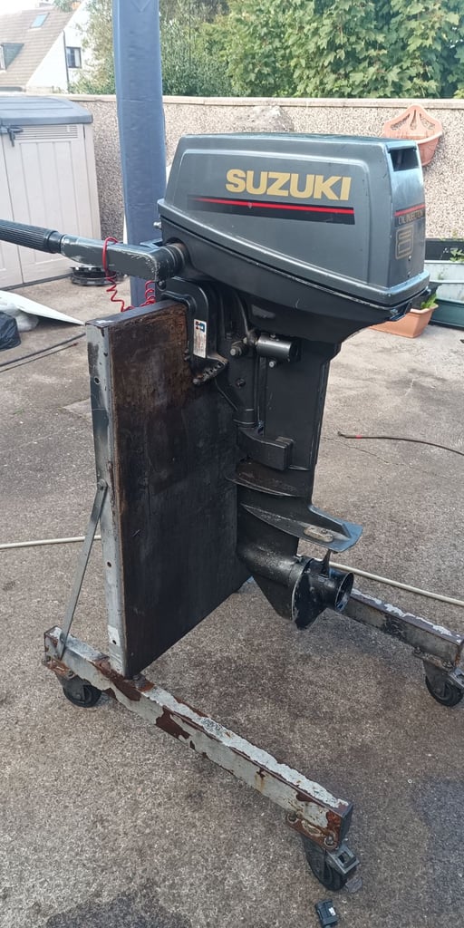Suzuki 8 hp outboard 