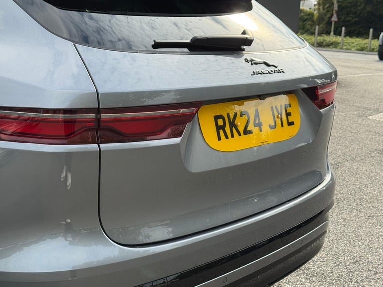 2024 Jaguar F-Pace 2.0 P250i R-Dynamic SE Black SUV 5dr Petrol Auto AWD Euro 6 (s/s) (250 ps) EST...