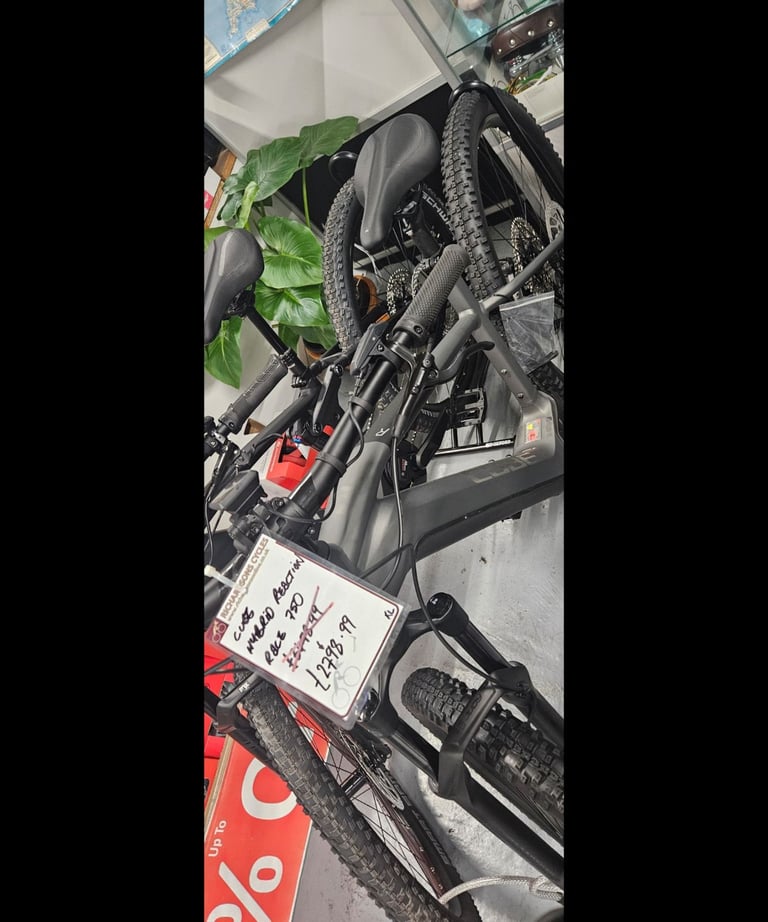 image for Cube hybrid stereo