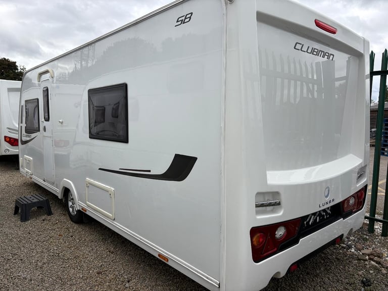 LUNAR CLUBMAN SB- FIXED SINGLE BEDS + END WASHROOM + MOTORMOVER