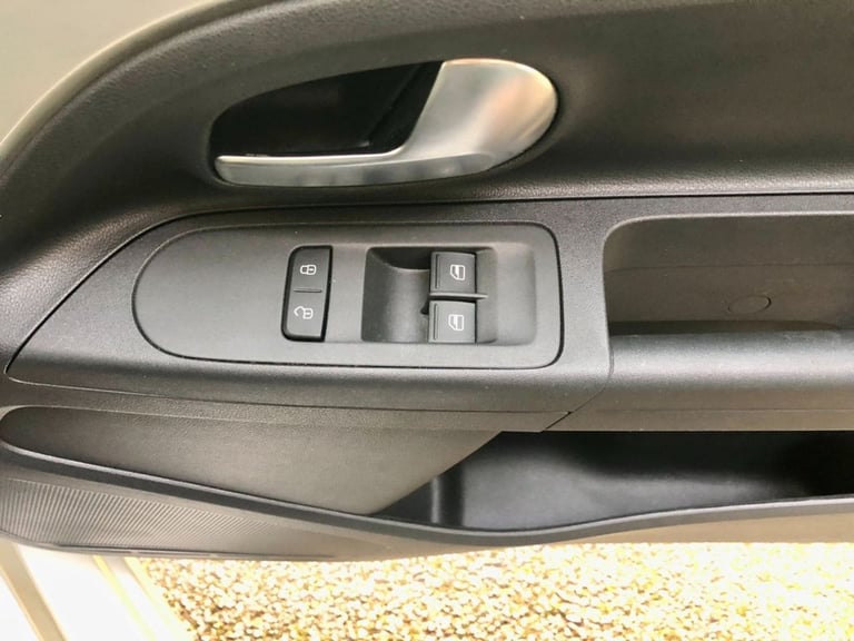 2015 SEAT Mii 1.0 12v I TECH Hatchback 3dr Petrol Manual Euro 5 (60 ps)-ONLY 7,400 MILES- Hatchba...