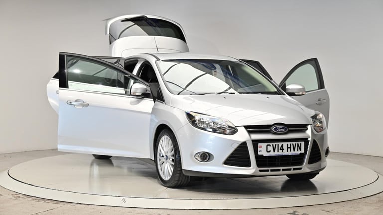 2014 Ford Focus 1.6 TDCi Zetec Euro 5 (s/s) 5dr HATCHBACK Diesel Manual
