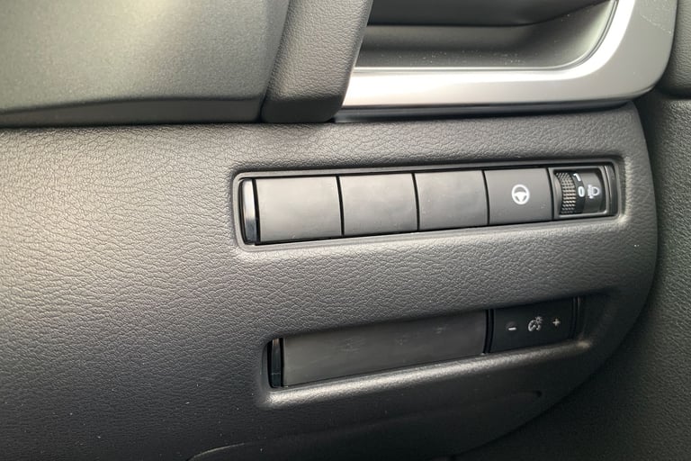 2025 Nissan Qashqai 1.5 E-Power N-Connecta [Glass Roof] 5dr Auto Hatchback Hybrid Automatic