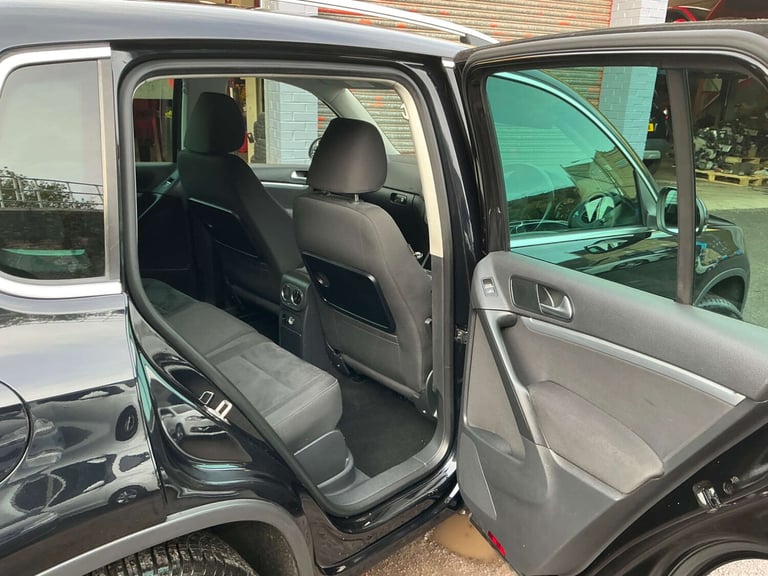 2014 Volkswagen Tiguan 2.0 Tiguan Match TDI BlueMotion Technology 4Motion 4WD 5dr SUV Diesel Manual