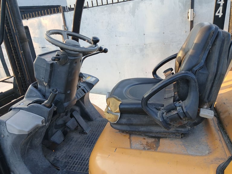 CAT DIESEL FOLKLIFT DOUBLE MASK FOR SALE