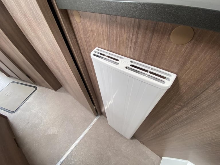 2018 BAILEY UNICORN VALENCIA 4 BERTH TOURING CARAVAN