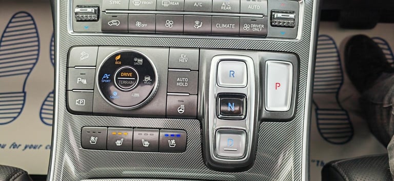 2023 Hyundai Santa Fe 1.6 T-GDi 13.8kWh Ultimate Auto 4WD Euro 6 (s/s) 5dr ESTATE Petrol/Electric...
