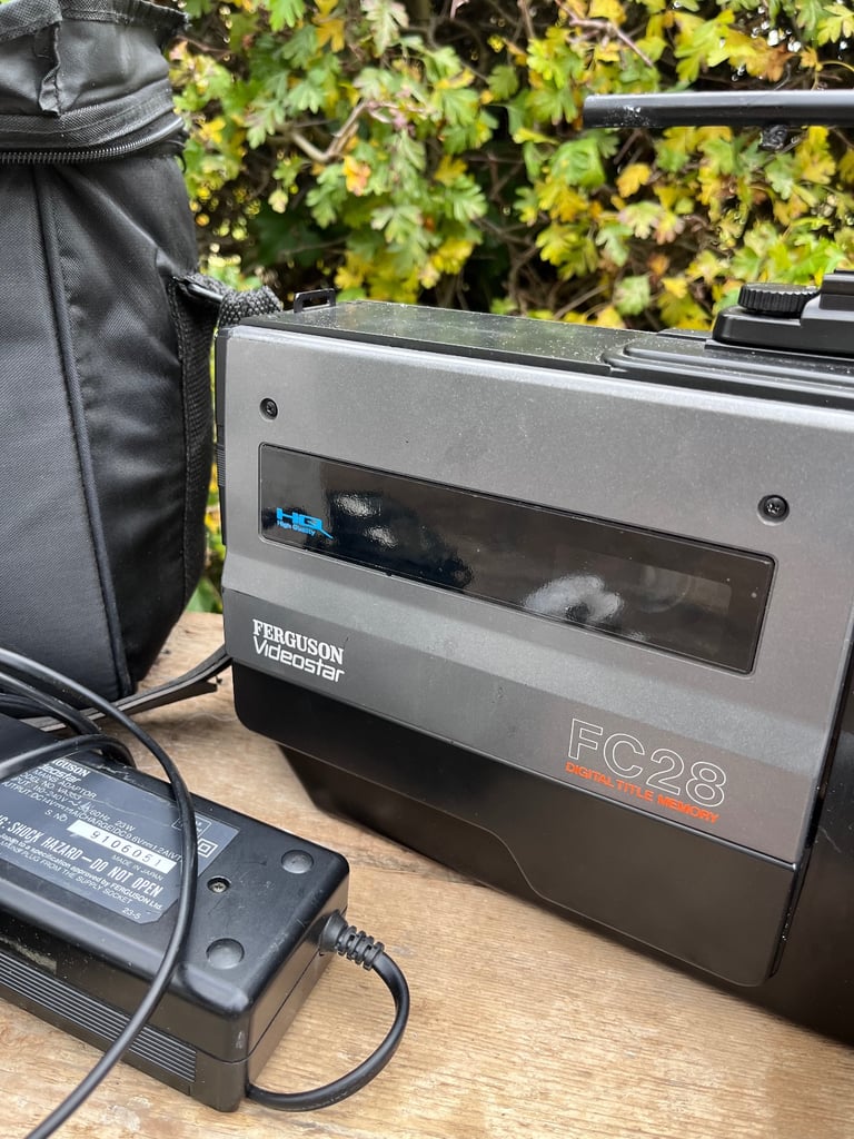 Ferguson Videostar FC28 Camcorder VHS L With Case 3 batteries & charger 