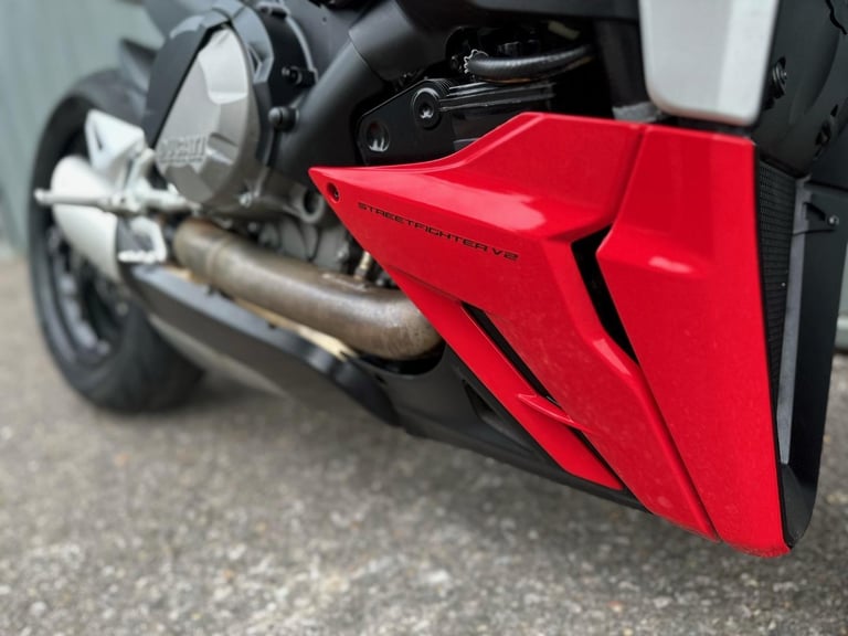 2022/71 Ducati Street Fighter V2 Motorcycle 