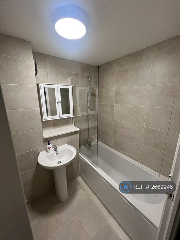 1 bedroom flat in Ashdown Court, Barking, IG11 (1 bed) (#2669946)