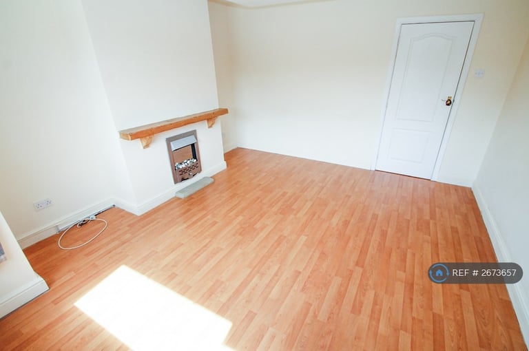 3 bedroom house in Carr Hill Grove, Calverley, Pudsey, LS28 (3 bed) (#2673657)