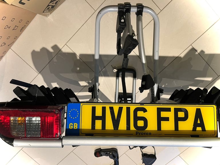 Atera Strada 3-bike Rear Mounted Bike Rack with Kia tow bar