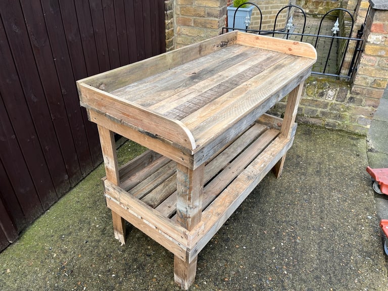 Garden work/potting bench or bbq side table / pizza table 