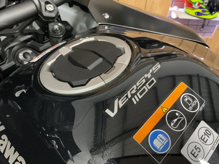 Kawasaki Versys 1100 2025 Brand New! Last 1! FREE TOURING KIT! FREE UK DELIVERY!