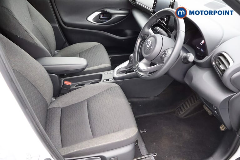 2023 Toyota Yaris Cross 1.5 Hybrid Design 5dr CVT Estate Hybrid Automatic