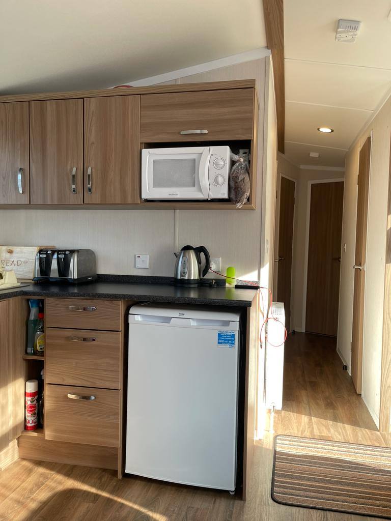 !!!!! BARGAIN!!!!!! SWIFT LOIRE STATIC 8 BIRTH CARAVAN 