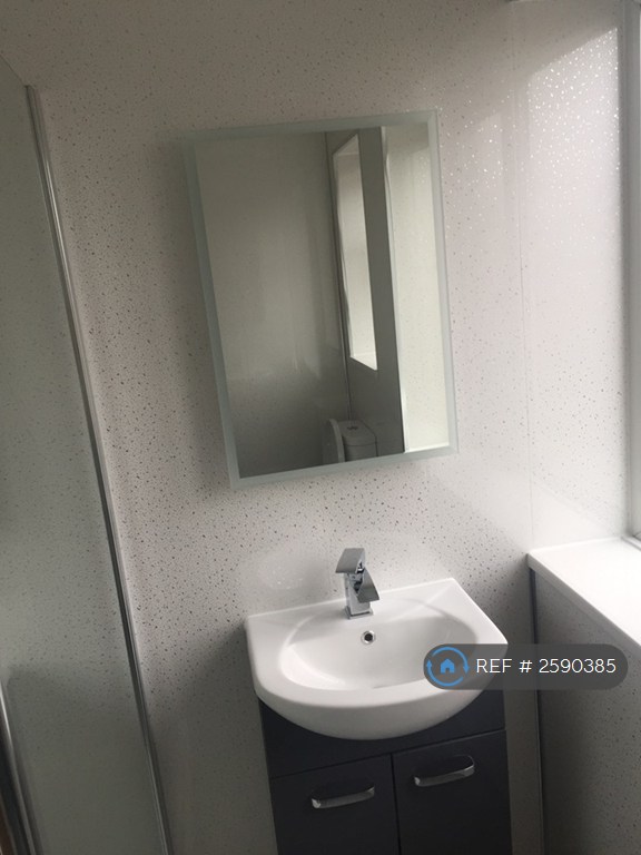 2 bedroom flat in Four Pounds Avenue, Coventry, CV5 (2 bed) (#2590385)