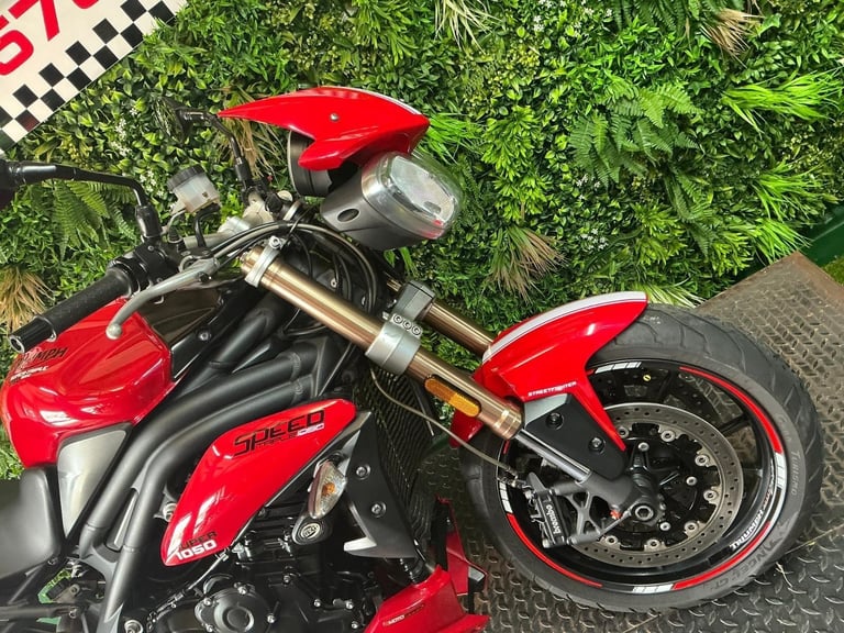 Triumph Speed Triple 1050 free delivery 
