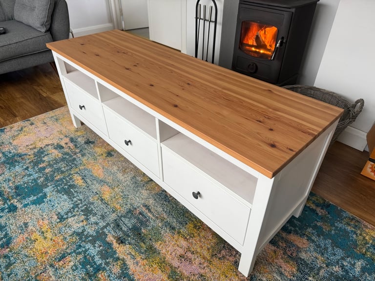 Tv unit Ikea hemnes