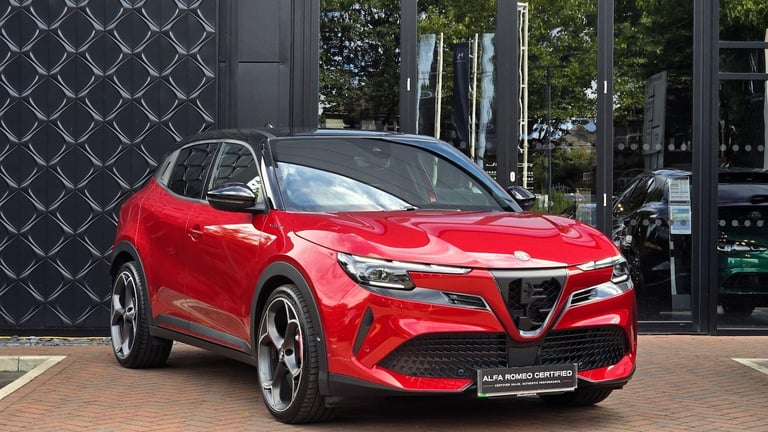 image for 2025 Alfa Romeo Junior 54kWh Elettrica Veloce Auto 5dr SUV Electric Automatic