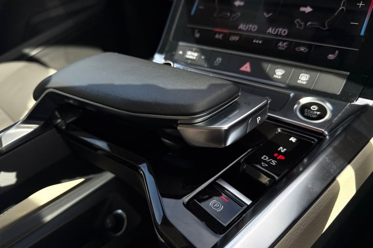 2022 Audi e-tron Sportback Technik 50 quattro 230,00 kW SUV ELECTRIC Automatic