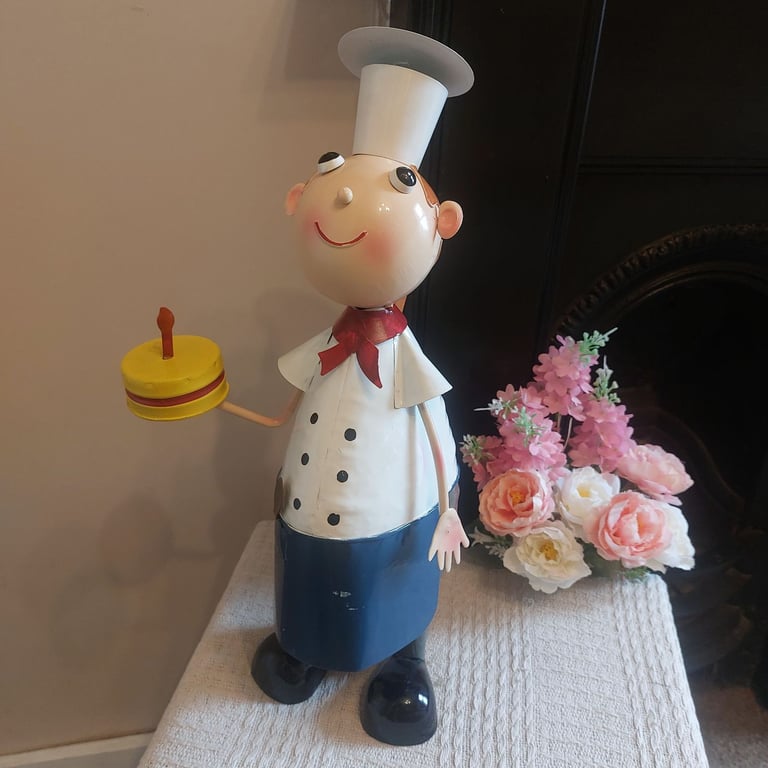 image for Novelty Metal Chef Baker Kitchen Or Garden Ornament 