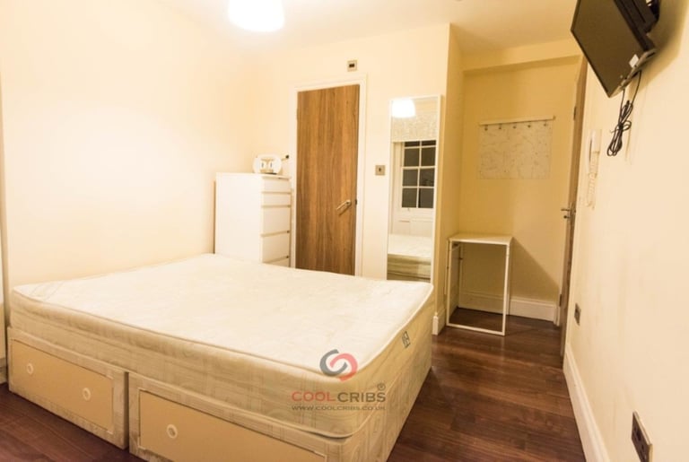 Studio apartment situated in Victorian style building, Wyndham Street, Marylebone, W1H.-Ref: 566