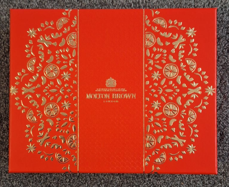 Molton brown flora luminare hand care gift set