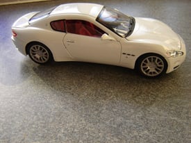 Maserati GT Coupe Diecast 1-18