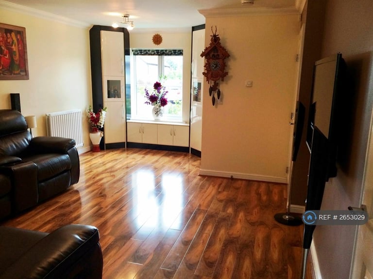 image for 3 bedroom house in Aldenham Close, Slough, SL3 (3 bed) (#2653029)