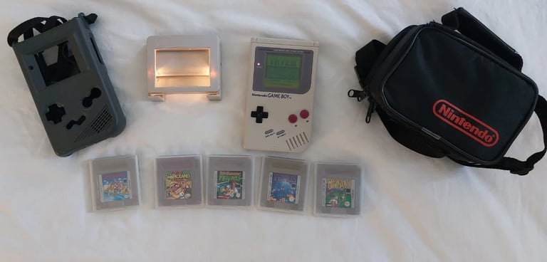 Nintendo Game Boy DMG-01 Grey Bundle 5 games and Official Carry Case Konami Case