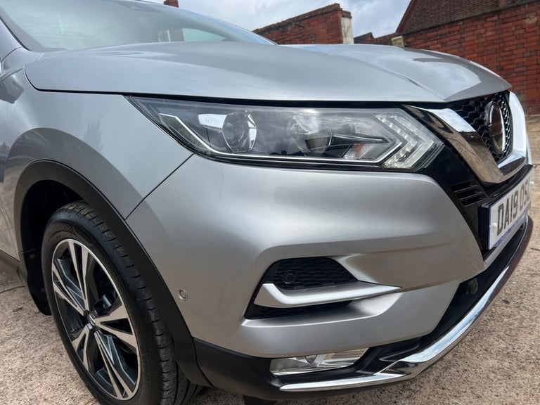2019 Nissan Qashqai 1.3 DiG-T N-Connecta 5dr HATCHBACK PETROL Manual