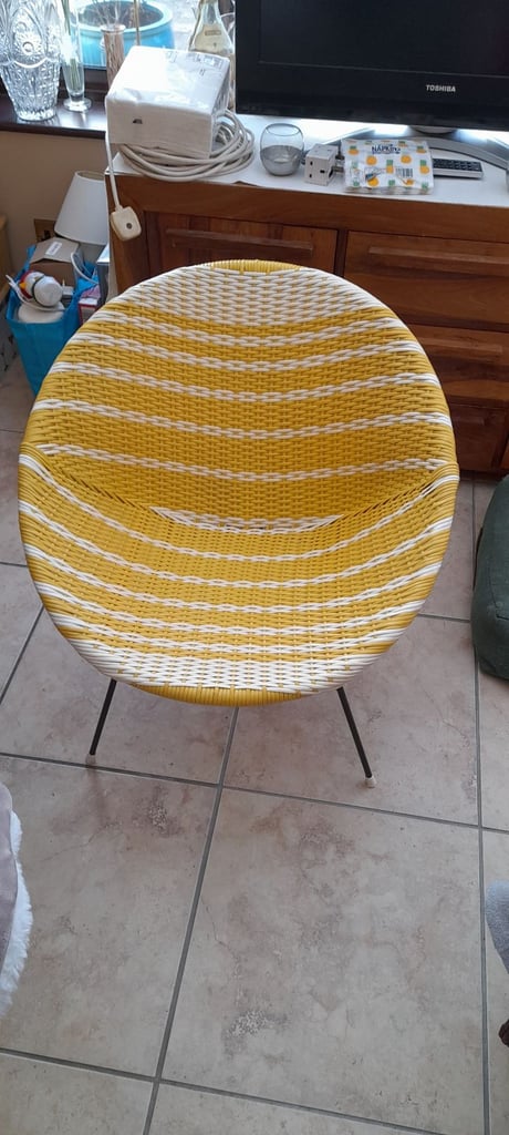 image for Vintage vinyle woven chair in excellent condition.
