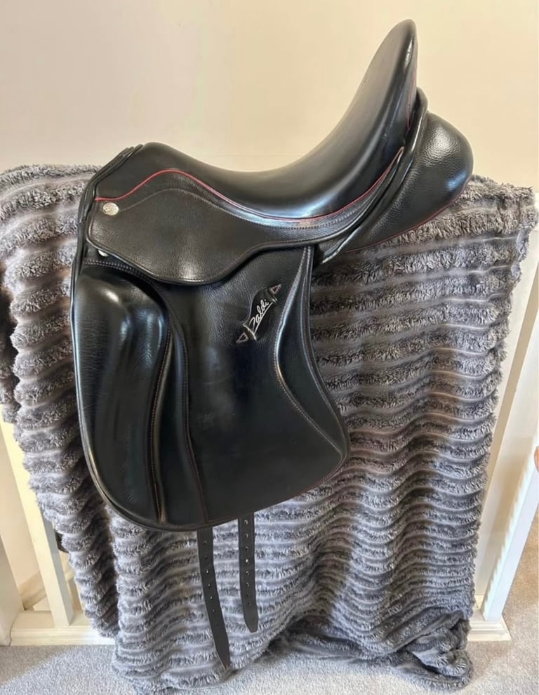 image for 17.5” Zaldi Dressage Saddle