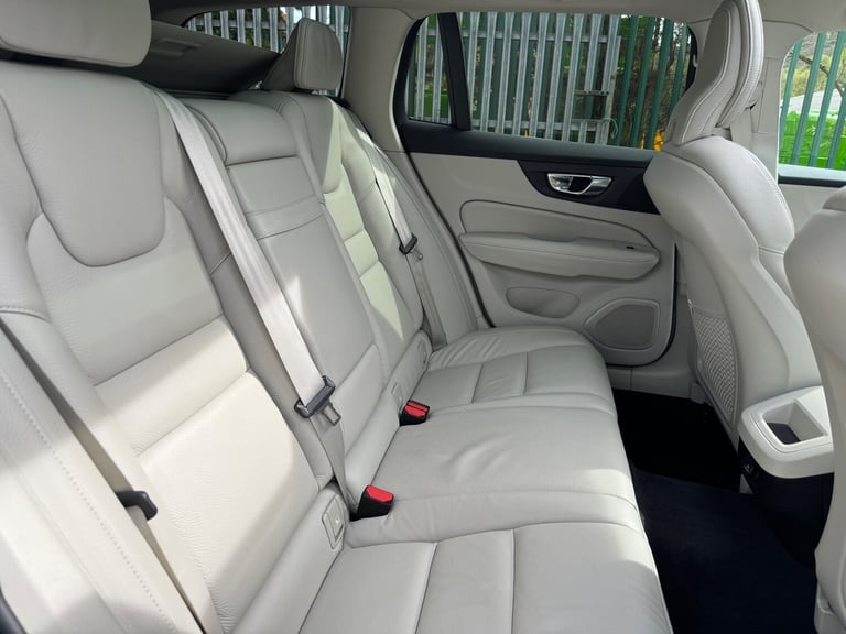 2019 Volvo V60 2.0 D4 Momentum Pro Estate 5dr Diesel Auto Euro 6 (s/s) (190 ps)