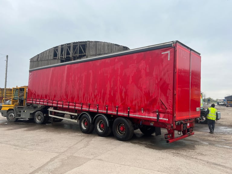 2014 SDC TRIAXLE CURTAINSIDER TRAILER, SAF DRUMS, 4.21 HEIGHT 