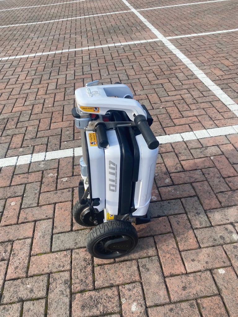 ATTO MOVING LIFE TRAVEL MOBILITY SCOOTER