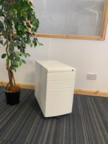 Slimline/Narrow 3 drawer White Office Under desk Pedestal/Filing Drawers