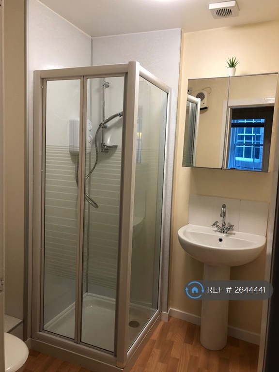 1 bedroom flat in Union Street, Aberdeen, AB11 (1 bed) (#2644441)