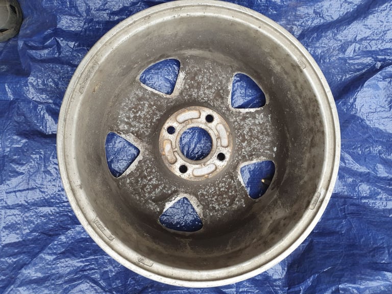 Renault Kangoo 2005 Alloy for nut wheel. 