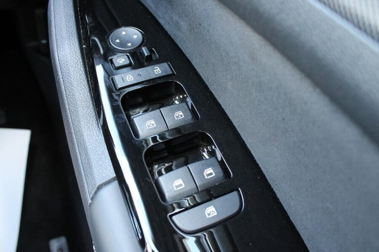 2024 Kia Sportage 1.6 T Gdi 13.8kwh Gt Line Suv 5dr Petrol Plug In Hybrid Auto Awd Euro 6 (s/ EST...