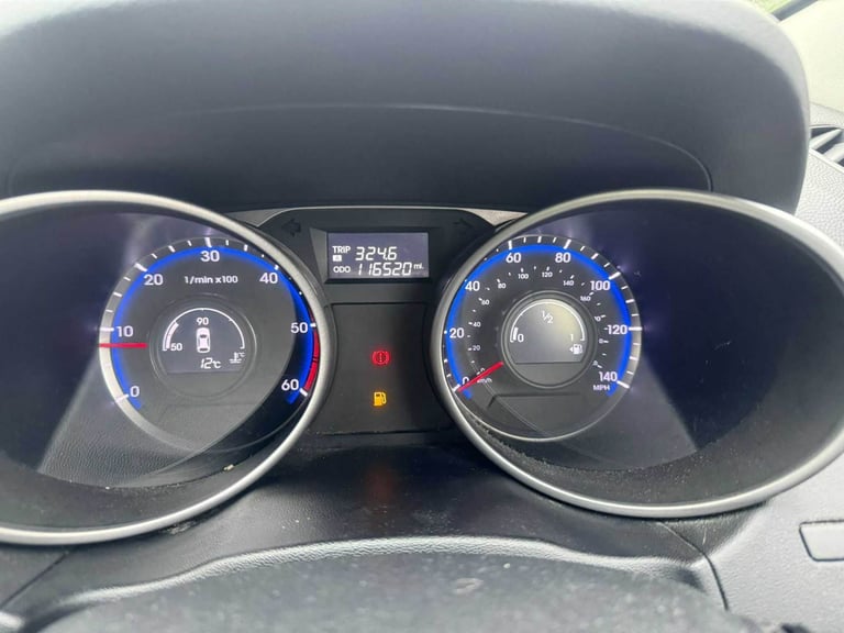 Hyundai ix35 SE1.7 CRDi SUV 2WD 5 Dr with Long MOT&Half Leather Heated Seats Full-Service History