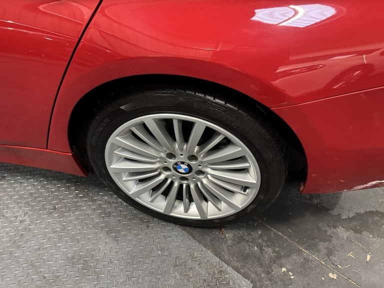 2012 BMW 3 Series 2.0 320D LUXURY TOURING 5DR Automatic Estate Diesel Automatic